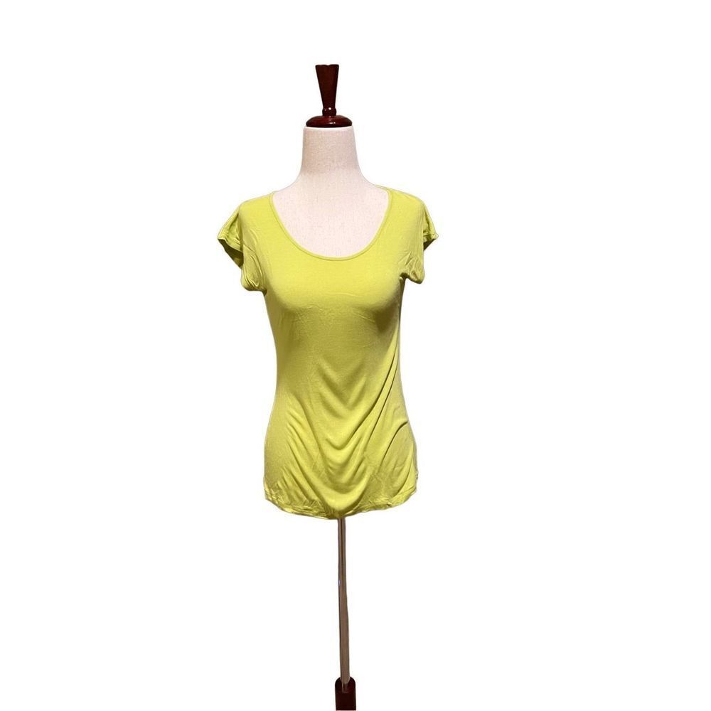 Mossimo blouse with keyhole back size XS